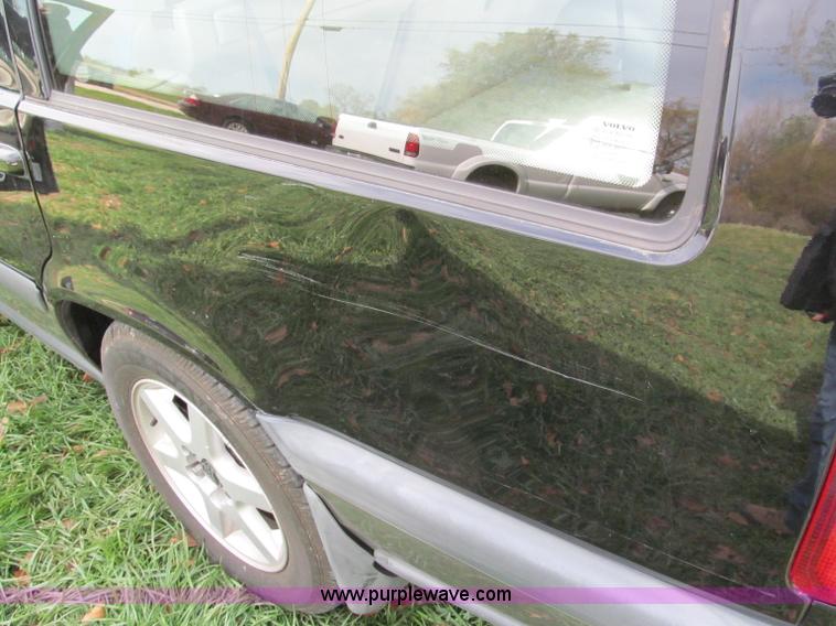 image for item E5655 1999 Volvo V70XC Cross Country