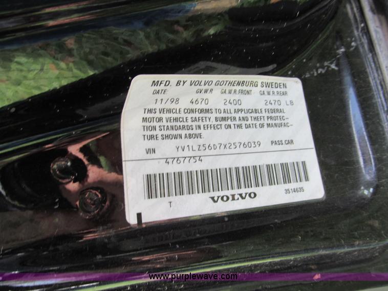 image for item E5655 1999 Volvo V70XC Cross Country