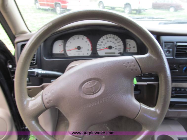 image for item E5656 2002 Toyota Tacoma Prerunner SR5 Xtra Cab pickup truck