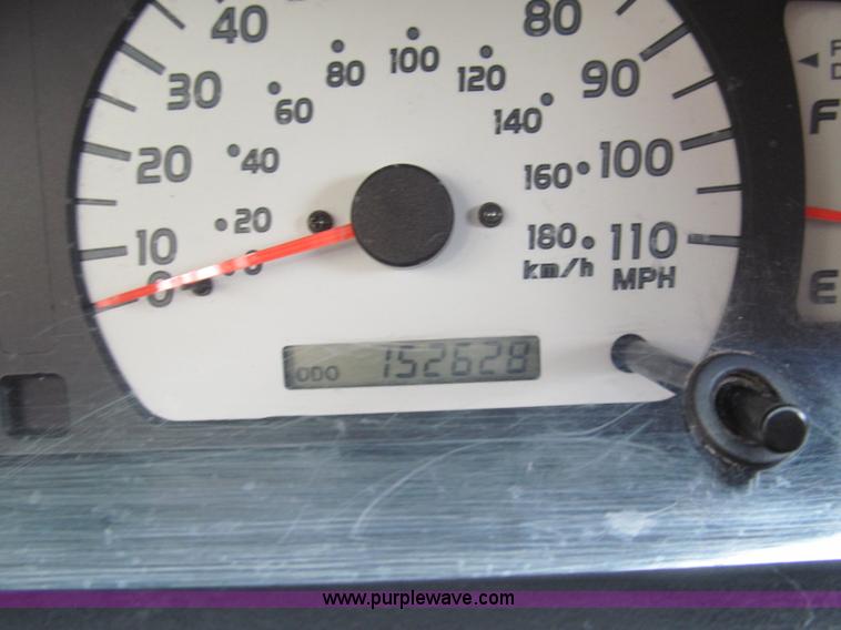 image for item E5656 2002 Toyota Tacoma Prerunner SR5 Xtra Cab pickup truck