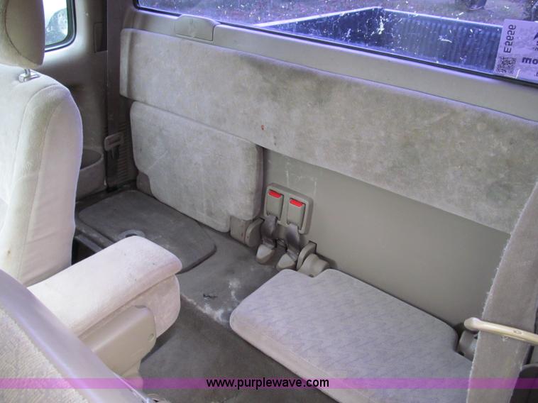 image for item E5656 2002 Toyota Tacoma Prerunner SR5 Xtra Cab pickup truck