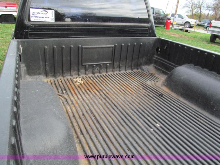 image for item E5656 2002 Toyota Tacoma Prerunner SR5 Xtra Cab pickup truck
