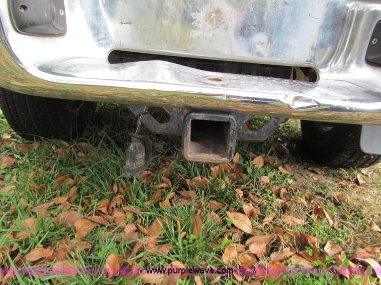 image for item E5656 2002 Toyota Tacoma Prerunner SR5 Xtra Cab pickup truck