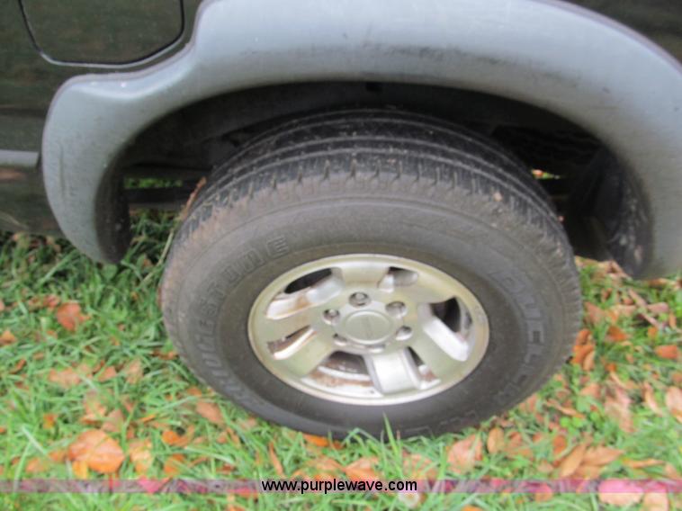 image for item E5656 2002 Toyota Tacoma Prerunner SR5 Xtra Cab pickup truck