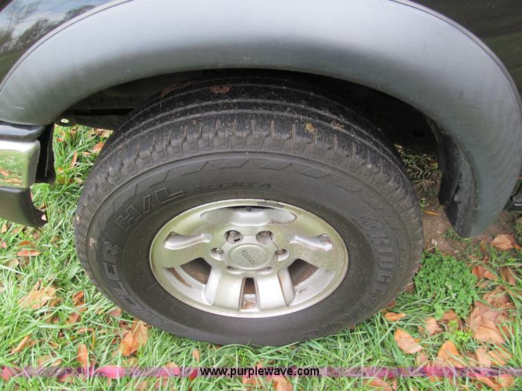 image for item E5656 2002 Toyota Tacoma Prerunner SR5 Xtra Cab pickup truck