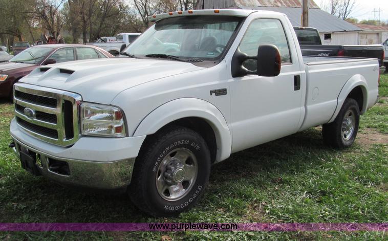 image for item E5658 1999 Ford F250 Super Duty pickup truck