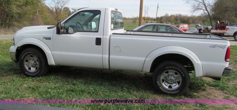 image for item E5658 1999 Ford F250 Super Duty pickup truck