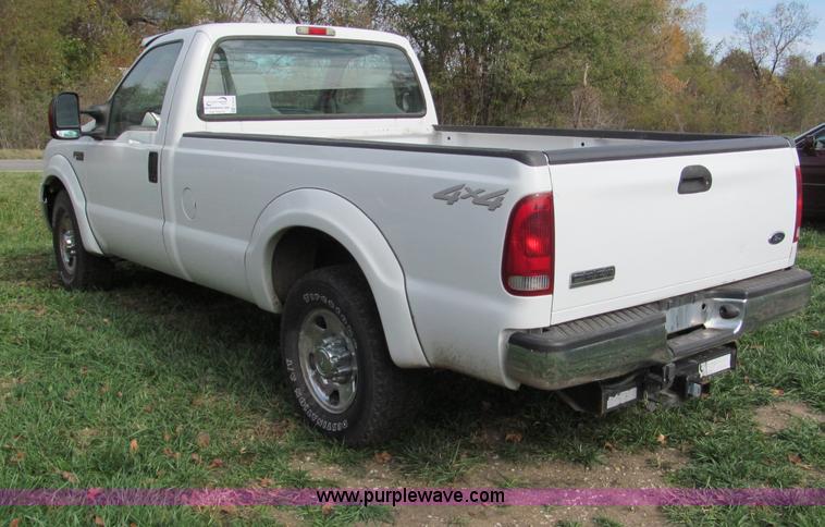 image for item E5658 1999 Ford F250 Super Duty pickup truck