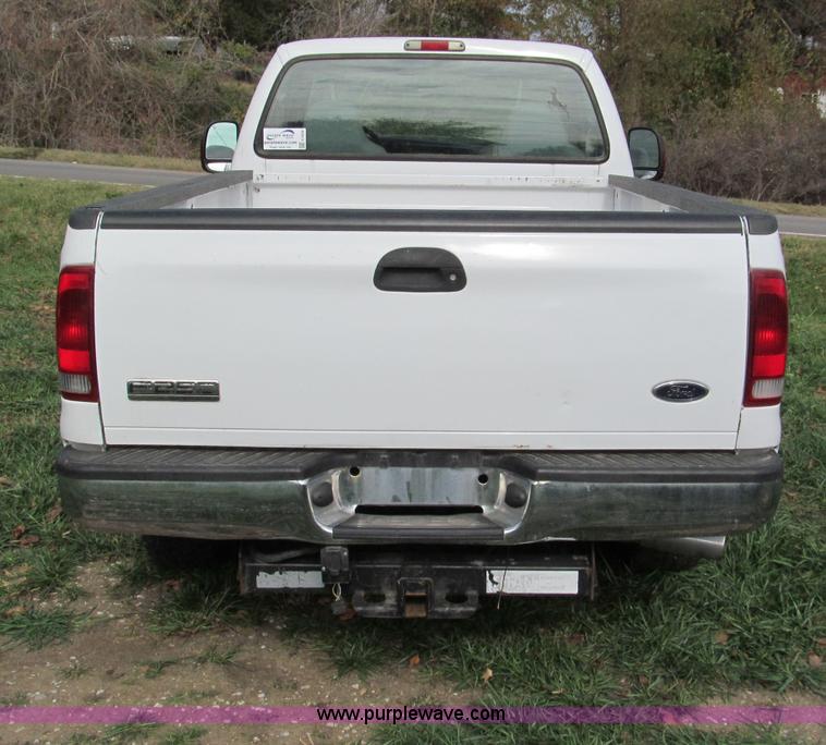 image for item E5658 1999 Ford F250 Super Duty pickup truck