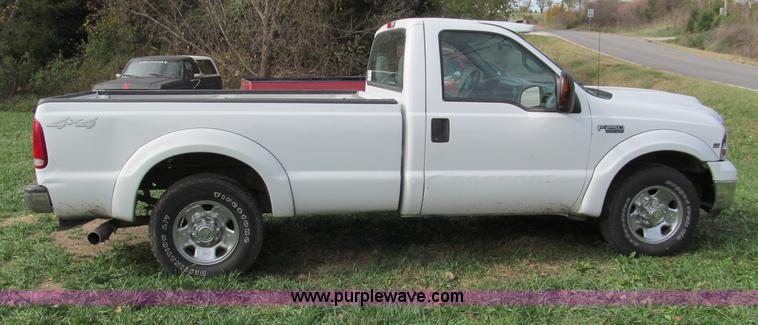 image for item E5658 1999 Ford F250 Super Duty pickup truck