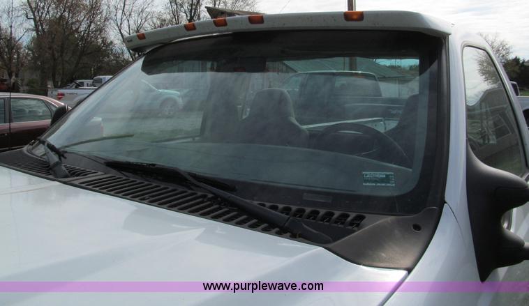 image for item E5658 1999 Ford F250 Super Duty pickup truck