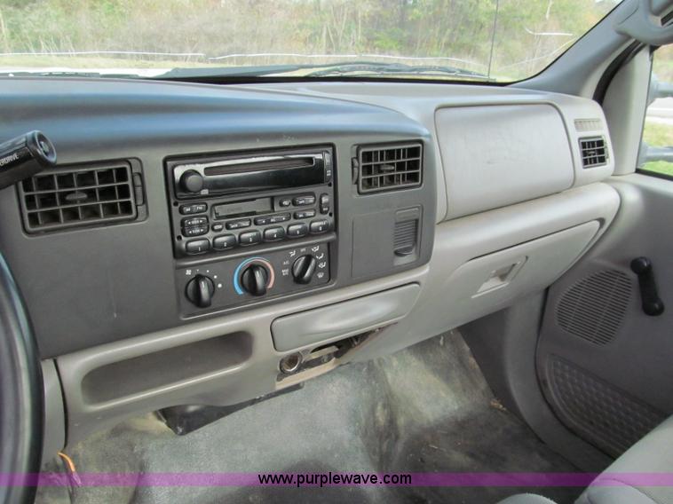 image for item E5658 1999 Ford F250 Super Duty pickup truck