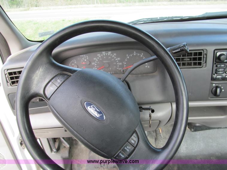 image for item E5658 1999 Ford F250 Super Duty pickup truck