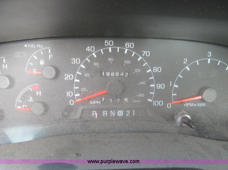 image for item E5658 1999 Ford F250 Super Duty pickup truck