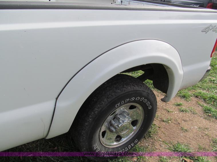 image for item E5658 1999 Ford F250 Super Duty pickup truck