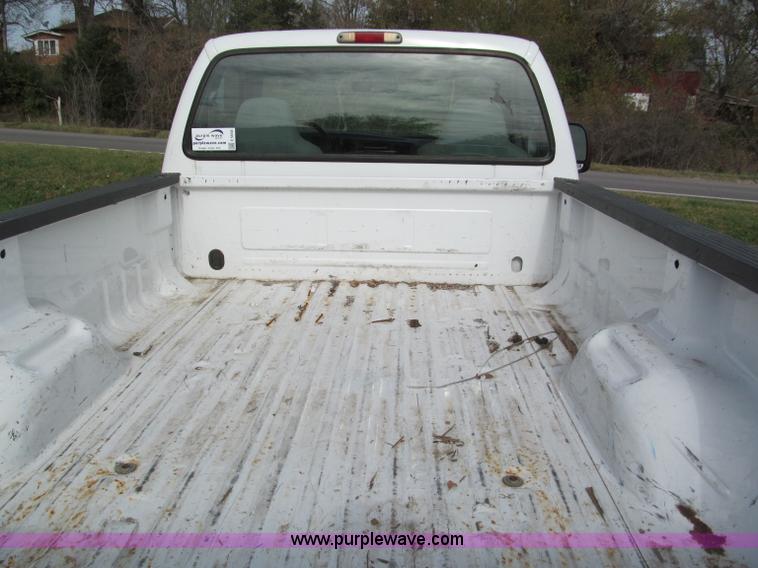 image for item E5658 1999 Ford F250 Super Duty pickup truck