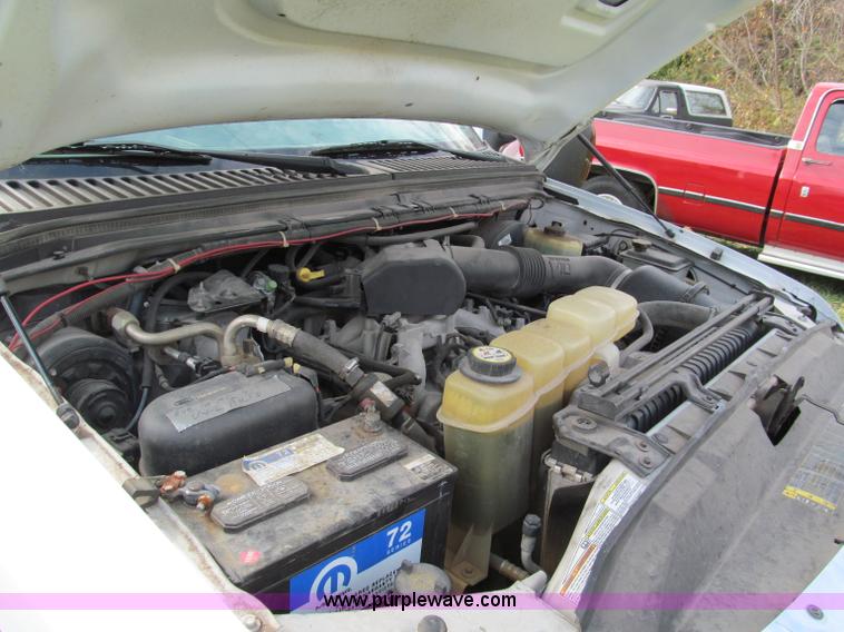 image for item E5658 1999 Ford F250 Super Duty pickup truck