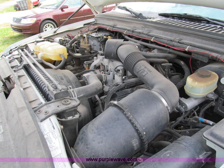 image for item E5658 1999 Ford F250 Super Duty pickup truck