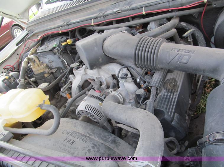 image for item E5658 1999 Ford F250 Super Duty pickup truck