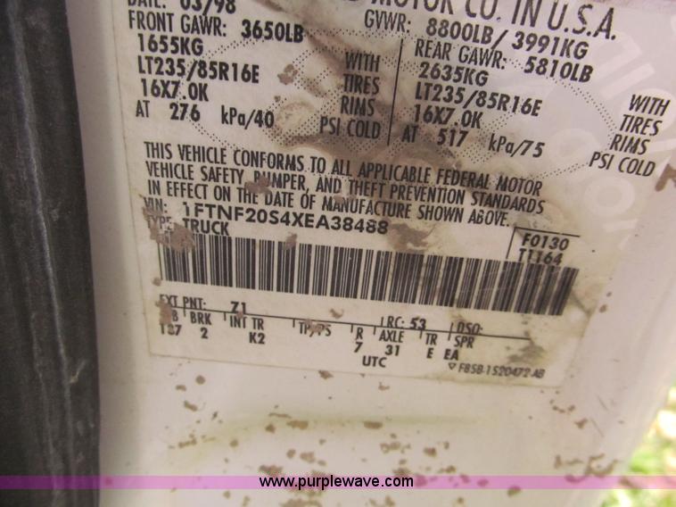 image for item E5658 1999 Ford F250 Super Duty pickup truck