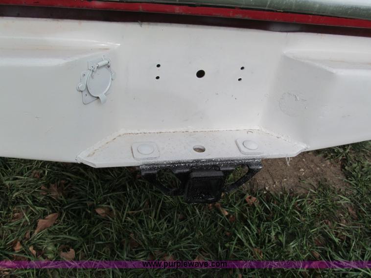 image for item E5659 1986 Chevrolet Silverado C20 pickup truck