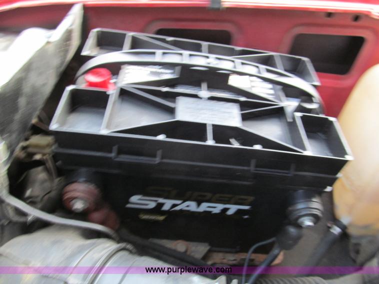 image for item E5659 1986 Chevrolet Silverado C20 pickup truck