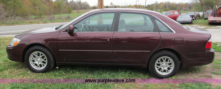 image for item E5661 2004 Toyota Avalon XL