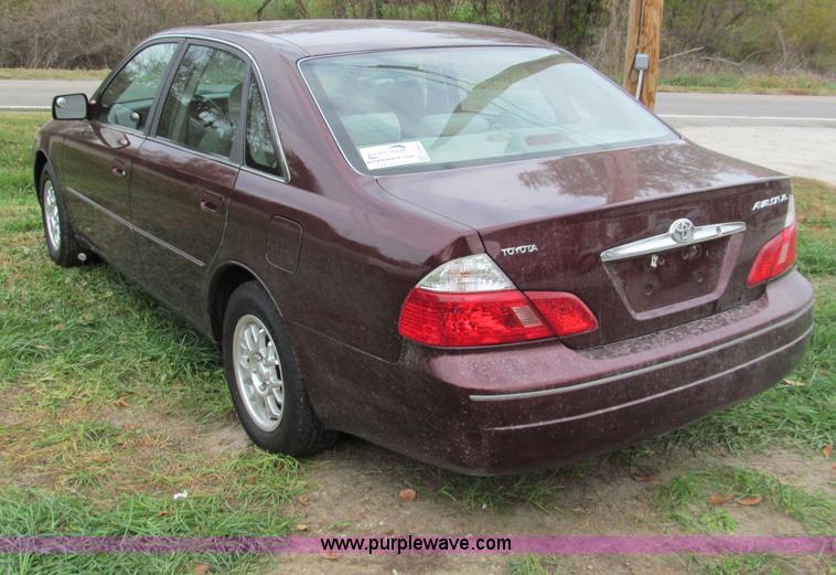 image for item E5661 2004 Toyota Avalon XL