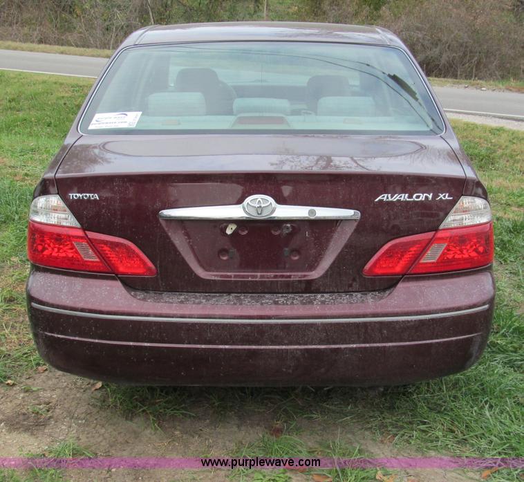 image for item E5661 2004 Toyota Avalon XL