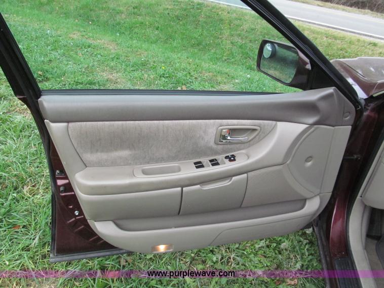 image for item E5661 2004 Toyota Avalon XL