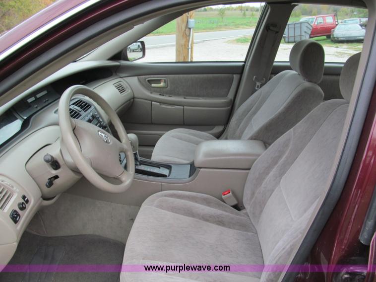 image for item E5661 2004 Toyota Avalon XL