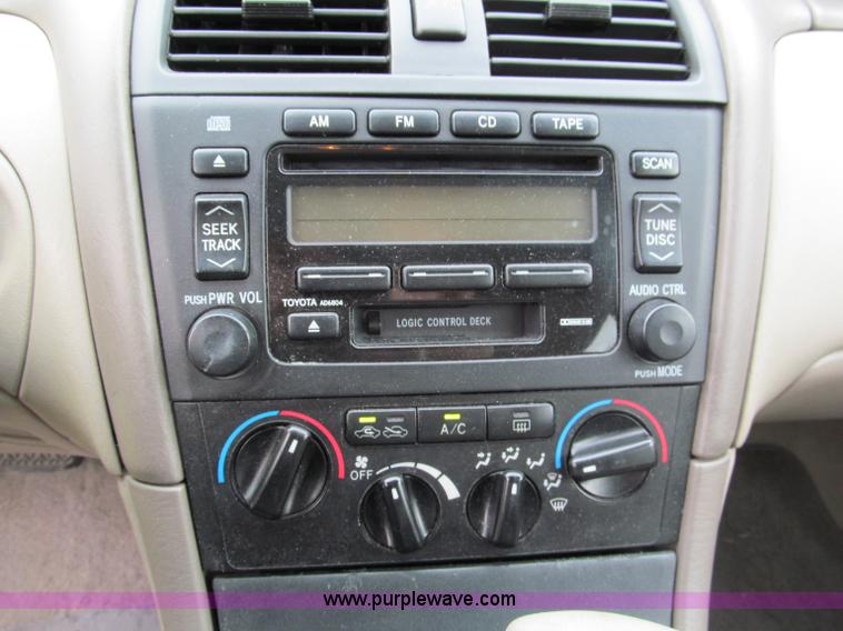 image for item E5661 2004 Toyota Avalon XL