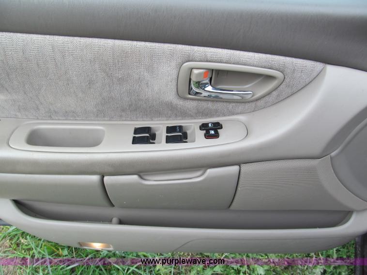 image for item E5661 2004 Toyota Avalon XL