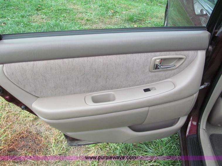 image for item E5661 2004 Toyota Avalon XL