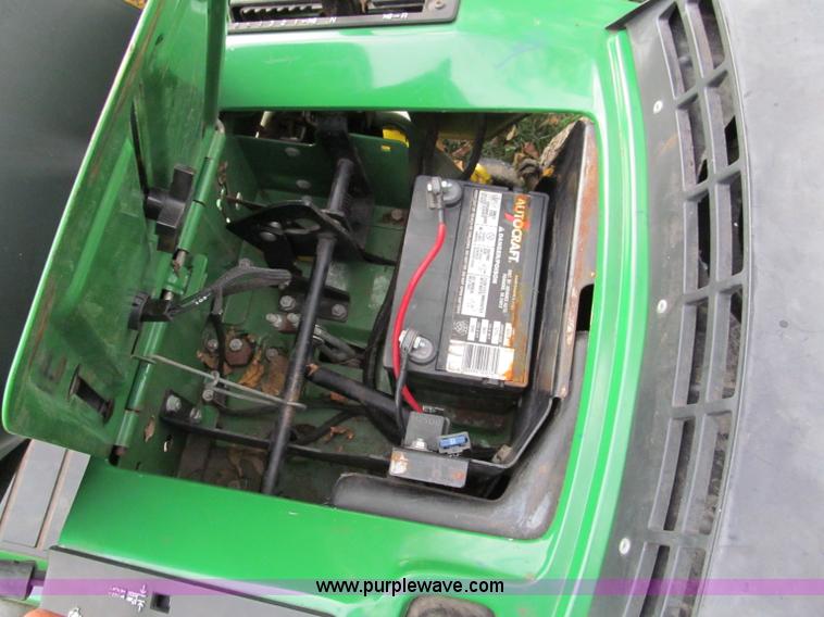 image for item E5663 John Deere SX75 lawn mower