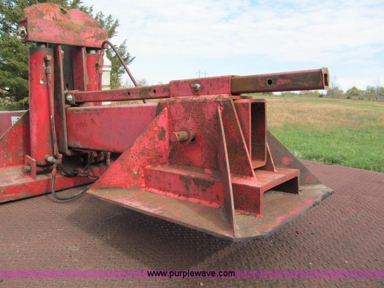 image for item E5666 Semi fifth wheel mounted wrecker unit