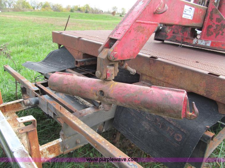 image for item E5666 Semi fifth wheel mounted wrecker unit