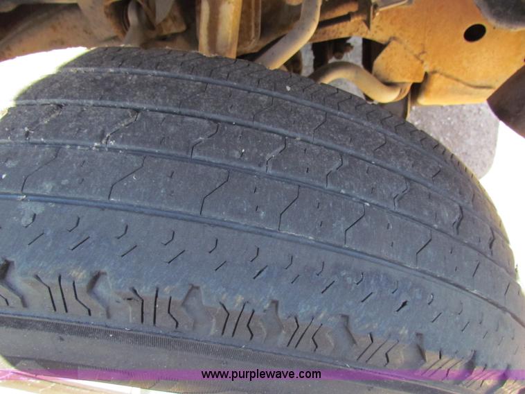 image for item E8103 1989 Chevrolet Silverado 2500 Extended Cab pickup truck