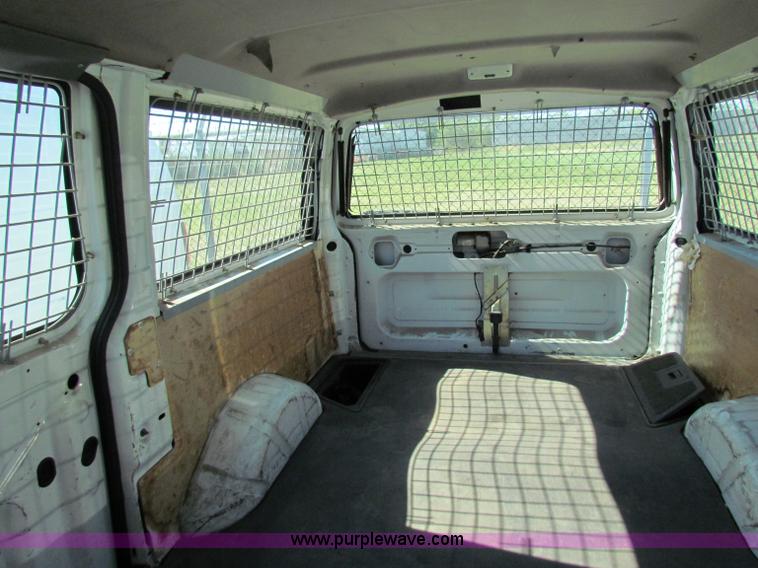 image for item E8105 1997 Ford Aerostar XLT cargo van