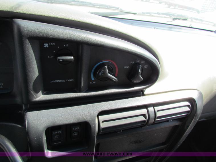 image for item E8105 1997 Ford Aerostar XLT cargo van