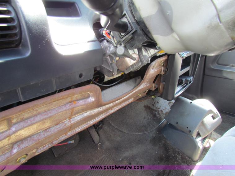 image for item E8105 1997 Ford Aerostar XLT cargo van