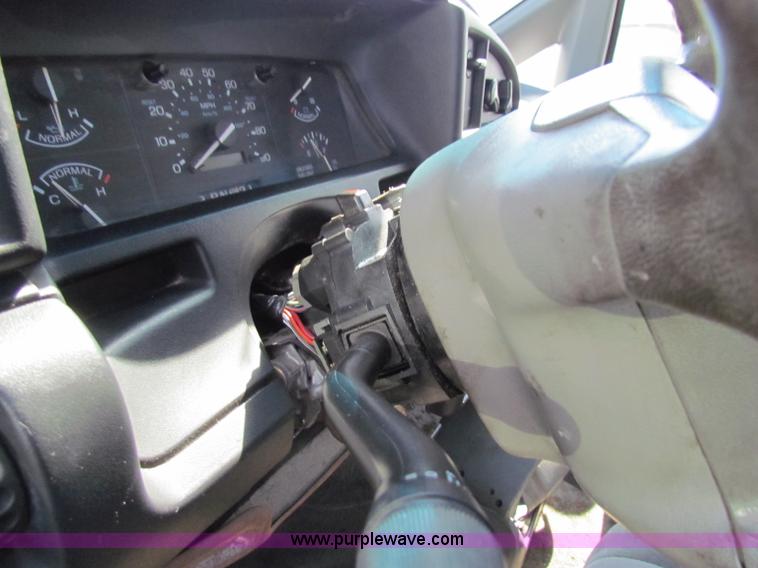 image for item E8105 1997 Ford Aerostar XLT cargo van