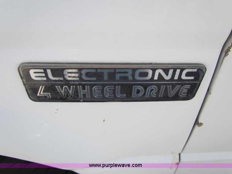 image for item E8105 1997 Ford Aerostar XLT cargo van