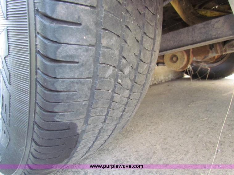 image for item E8105 1997 Ford Aerostar XLT cargo van