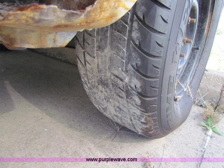 image for item E8105 1997 Ford Aerostar XLT cargo van