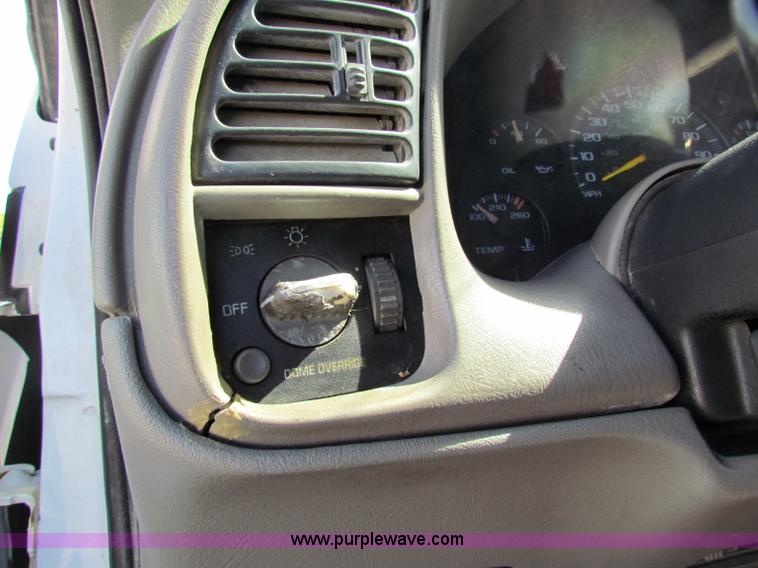 image for item E8106 1998 Chevrolet Astro LS van