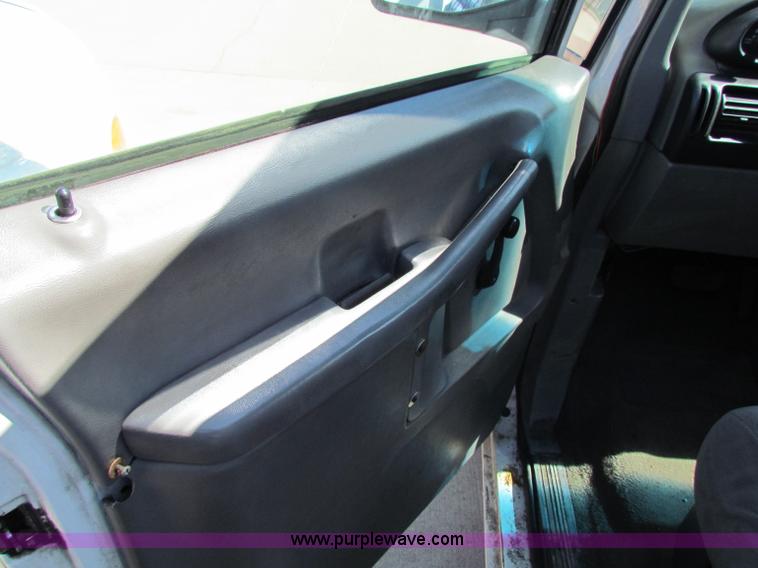 image for item E8109 1997 Ford Aerostar cargo van