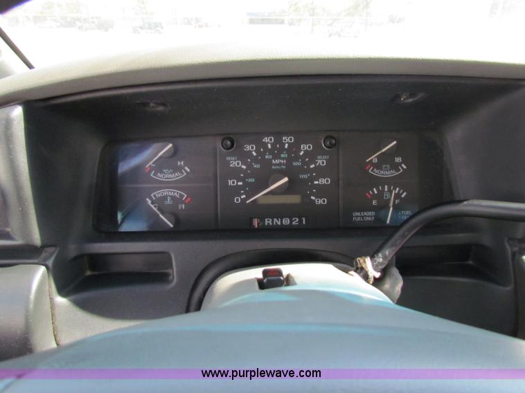 image for item E8109 1997 Ford Aerostar cargo van