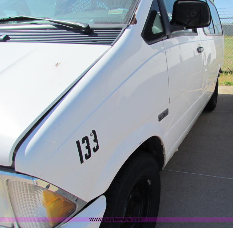 image for item E8109 1997 Ford Aerostar cargo van