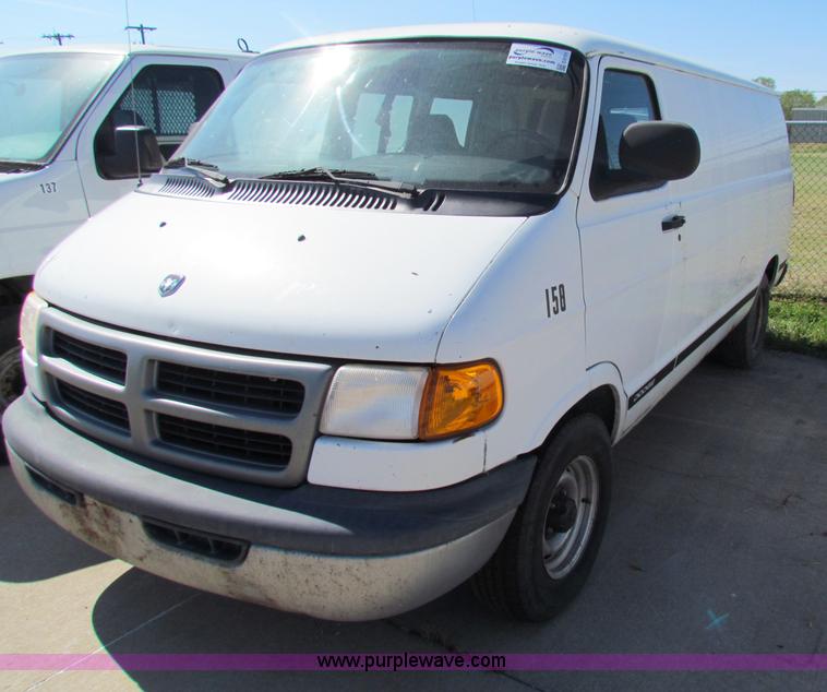 image for item E8111 2000 Dodge Ram 1500 van